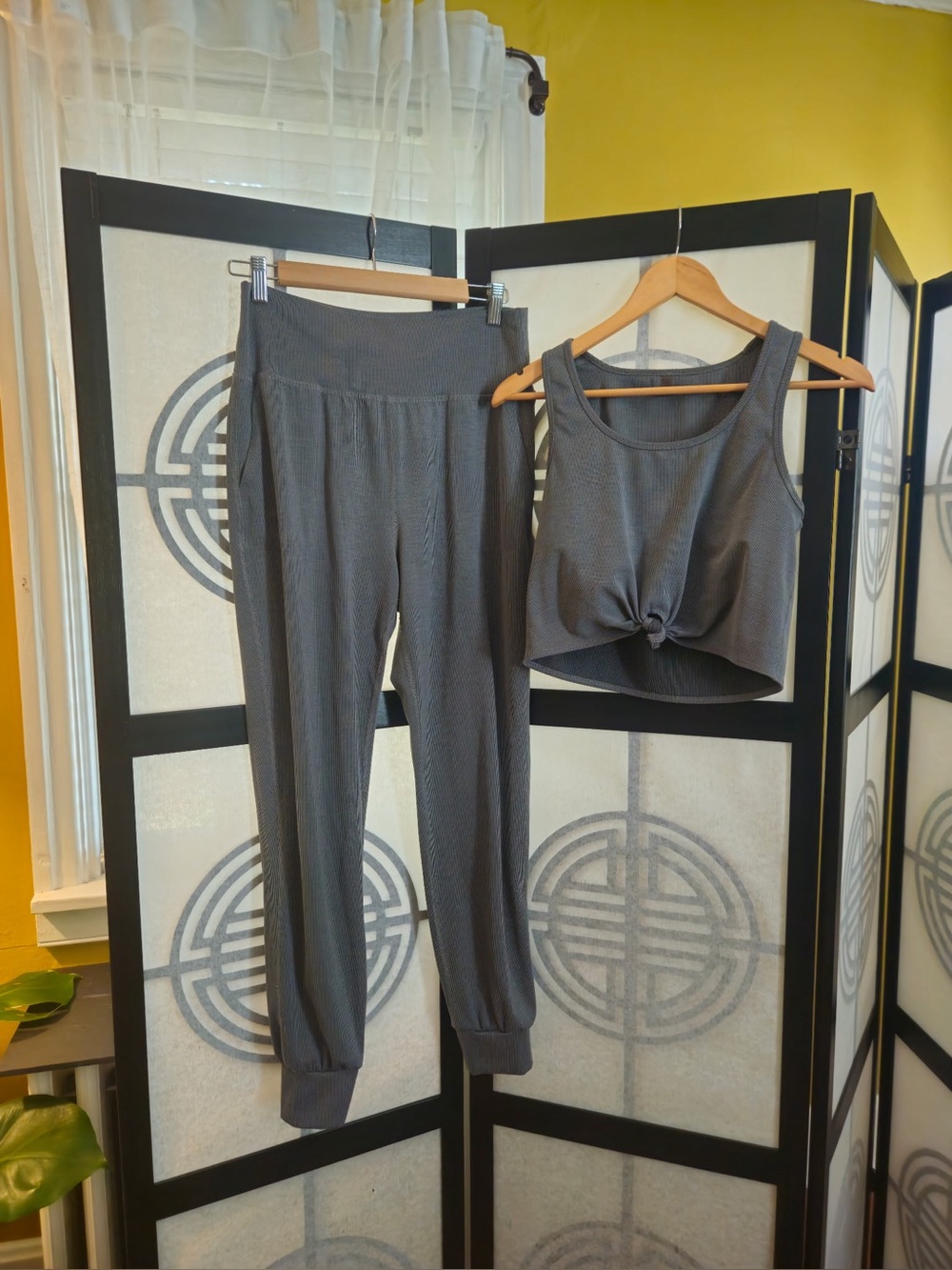Beyond Yoga set- joggers and top